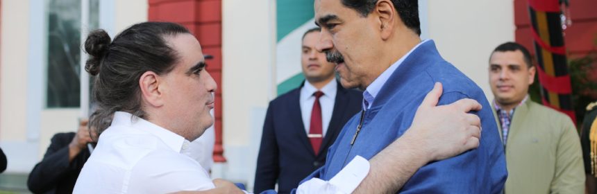 Nicolas Maduro welcomes Alex Saab back to Venezuela